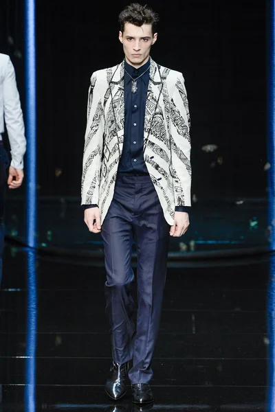 Look 14